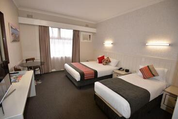 Country Comfort Amity Motel