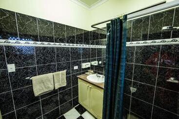 Elkira Court Motel