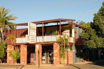 Elkira Court Motel