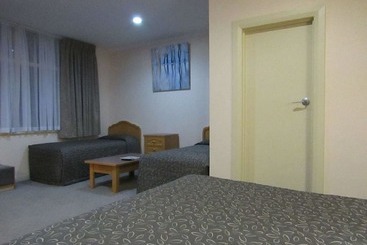 Glenelg Motel