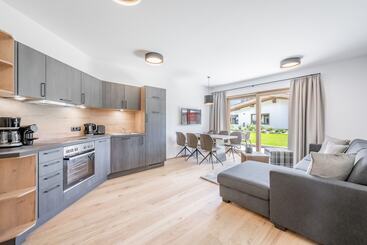 Отель Alpenparks Chalet & Apartment Alpina Seefeld