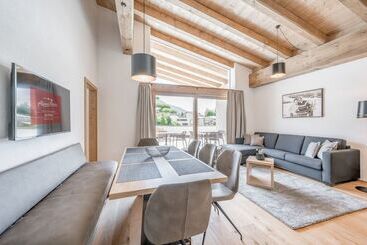 Отель Alpenparks Chalet & Apartment Alpina Seefeld