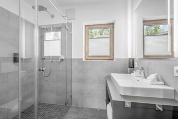 Отель Alpenparks Chalet & Apartment Alpina Seefeld