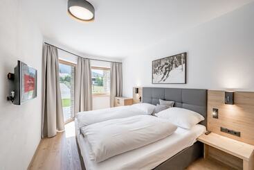 Отель Alpenparks Chalet & Apartment Alpina Seefeld