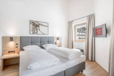 Отель Alpenparks Chalet & Apartment Alpina Seefeld