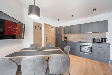 Отель Alpenparks Chalet & Apartment Alpina Seefeld