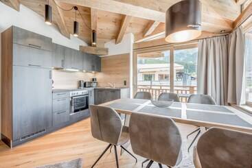 Отель Alpenparks Chalet & Apartment Alpina Seefeld