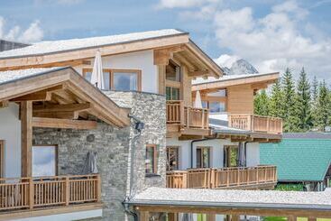 Отель Alpenparks Chalet & Apartment Alpina Seefeld