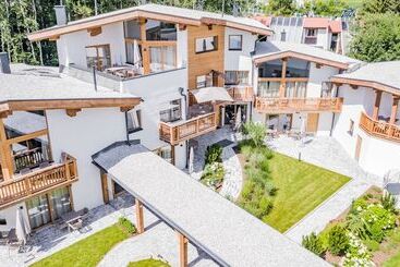 Отель Alpenparks Chalet & Apartment Alpina Seefeld