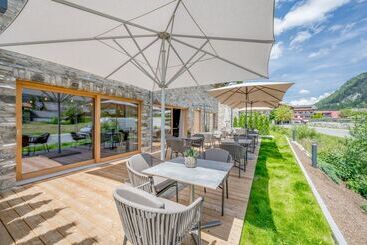 Отель Alpenparks Chalet & Apartment Alpina Seefeld