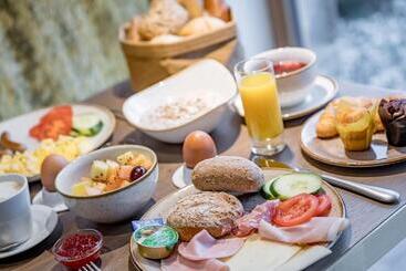 Отель Alpenparks Chalet & Apartment Alpina Seefeld