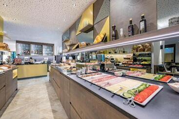 Отель Alpenparks Chalet & Apartment Alpina Seefeld