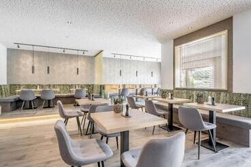 Отель Alpenparks Chalet & Apartment Alpina Seefeld