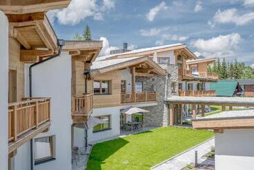 Отель Alpenparks Chalet & Apartment Alpina Seefeld