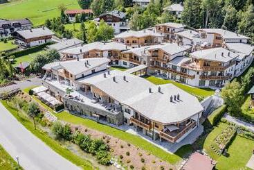 Отель Alpenparks Chalet & Apartment Alpina Seefeld