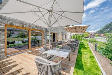 Отель Alpenparks Chalet & Apartment Alpina Seefeld