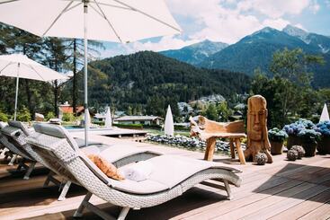 ホテル Alpin Resort Sacher