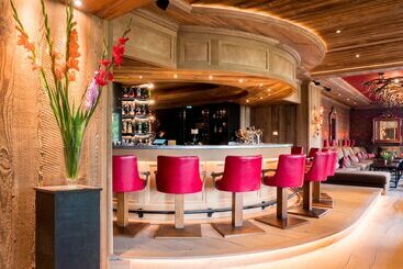 ホテル Alpin Resort Sacher