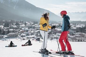 ホテル Alpin Resort Sacher