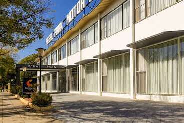 هتل Comfort Inn Regal Park