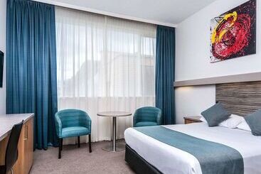 هتل Comfort Inn Regal Park