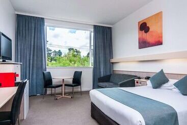 هتل Comfort Inn Regal Park