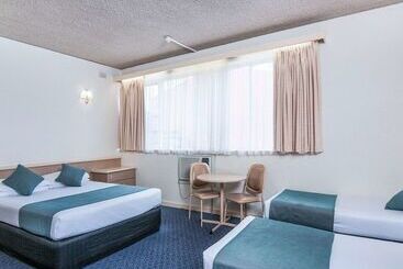 هتل Comfort Inn Regal Park