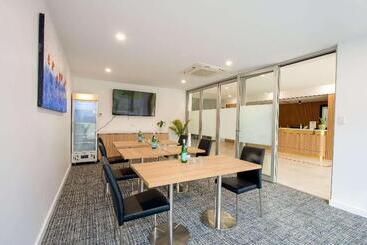 هتل Comfort Inn Regal Park