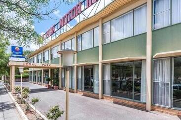 هتل Comfort Inn Regal Park
