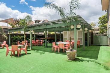 هتل Comfort Inn Regal Park