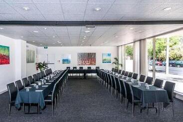 هتل Comfort Inn Regal Park
