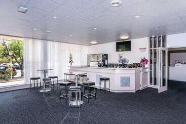 هتل Comfort Inn Regal Park