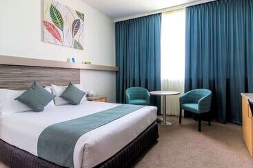 هتل Comfort Inn Regal Park