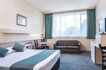 هتل Comfort Inn Regal Park