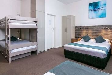 هتل Comfort Inn Regal Park