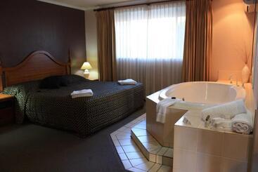 هتل Country Comfort Armidale