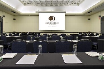 هتل Doubletree By Hilton Alice Springs