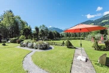 هتل Germania Gastein   Ganzjährig Inklusive Alpentherme Gastein & Sommersaison Inklusive Gasteiner Bergb