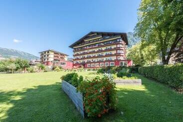 هتل Germania Gastein   Ganzjährig Inklusive Alpentherme Gastein & Sommersaison Inklusive Gasteiner Bergb