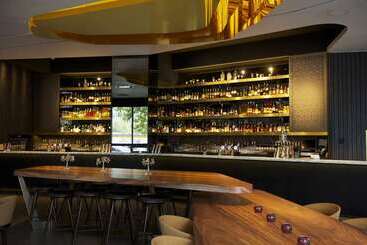 هتل Hilton Adelaide