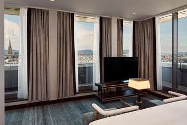 هتل Hilton Vienna Park