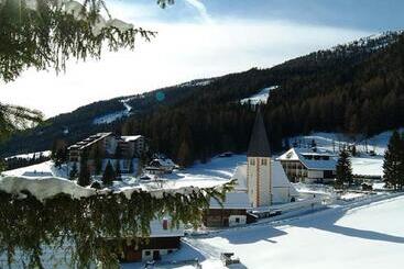 هتل St. Oswald