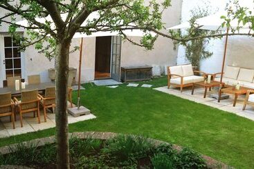هتل Townhouse Weisses Kreuz