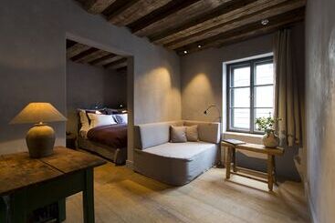 هتل Townhouse Weisses Kreuz