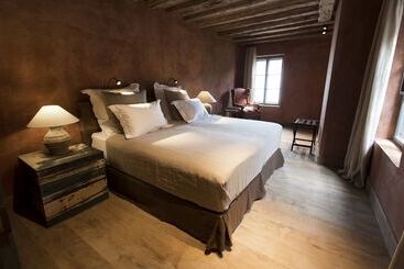 هتل Townhouse Weisses Kreuz