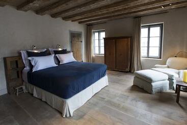 هتل Townhouse Weisses Kreuz