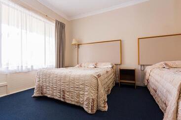 Sleepwell Motel