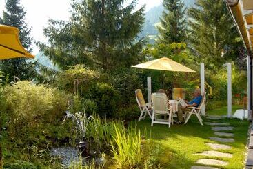 Wohlfühl & Genusshotel Felsenhof