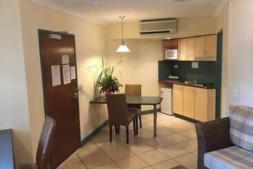 Bay Village Tropical Retreat & Apartments