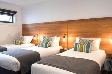 Bright Colonial Motel